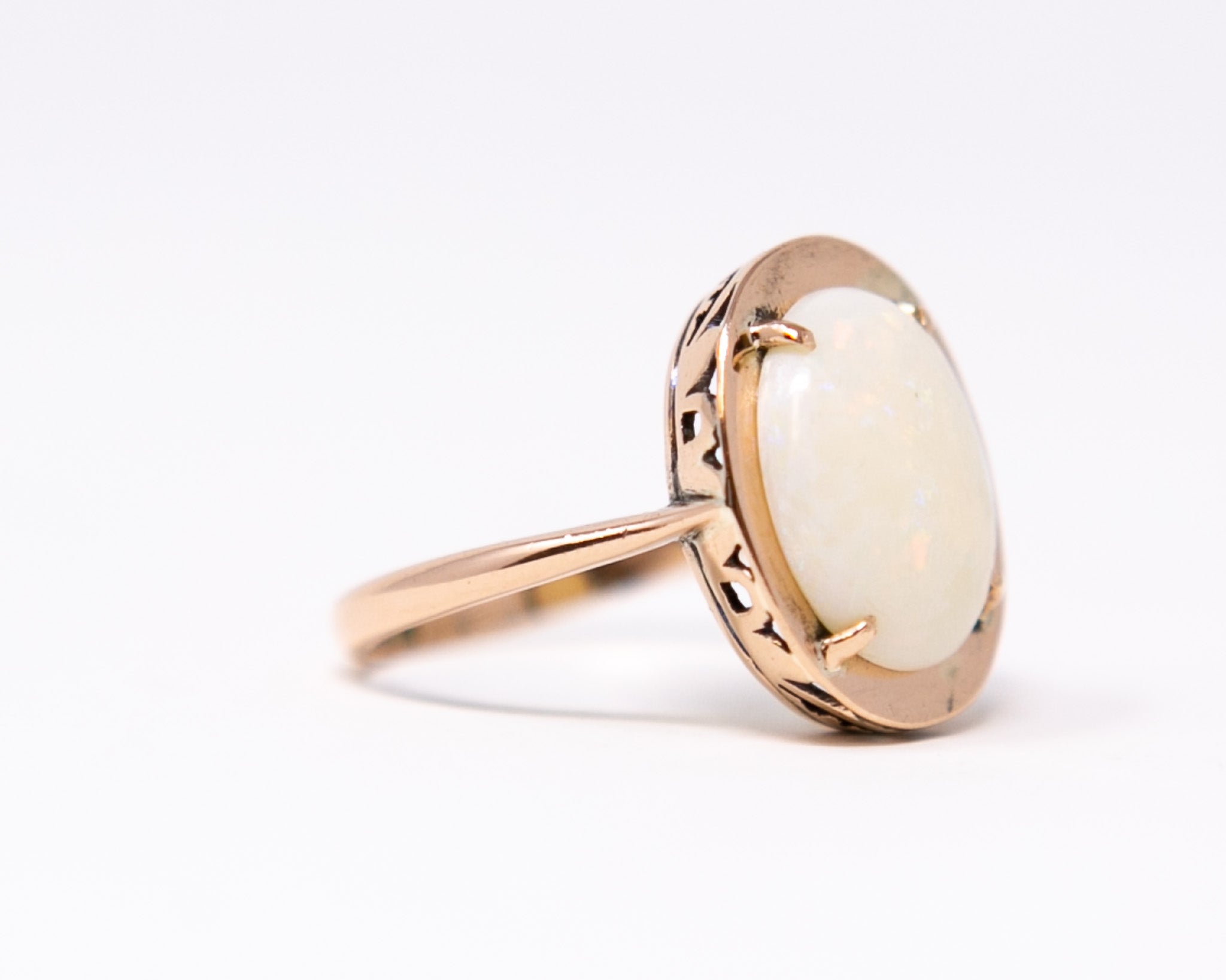 Vintage gold on sale opal ring